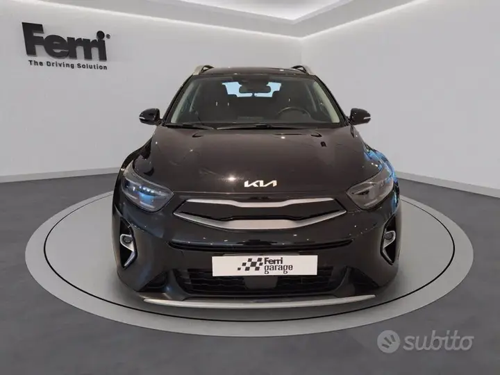Kia Stonic 2023 photo 2