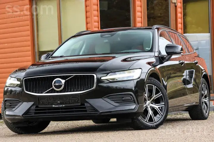 Volvo V60 2022 photo 2