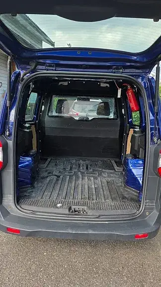 Ford Transit Courier 2015 photo 4