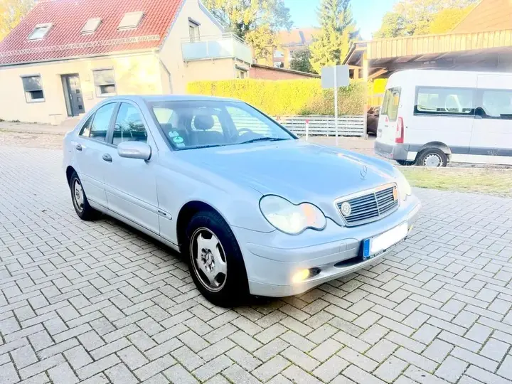Mercedes-Benz C180