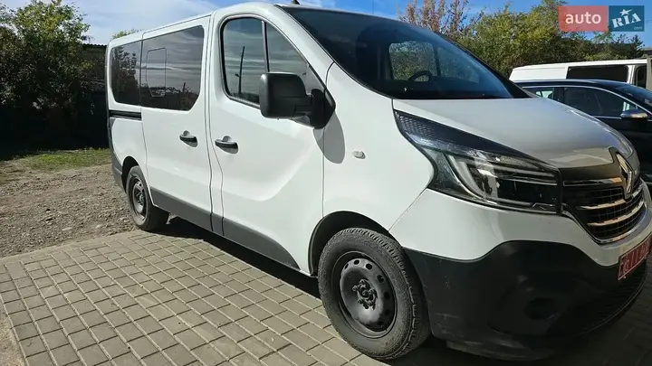 Renault Trafic 2021 photo 2