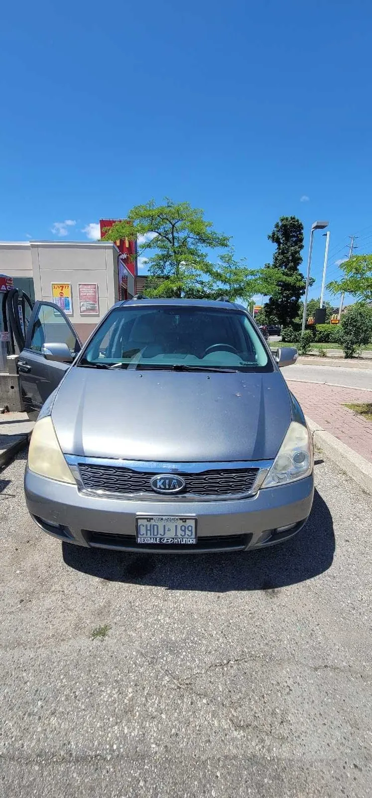Kia Sedona 2011 photo 4