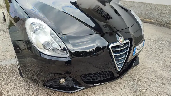 Alfa Romeo Giulietta 2013 photo 2