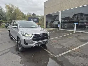 Toyota Hilux 2023 photo 2