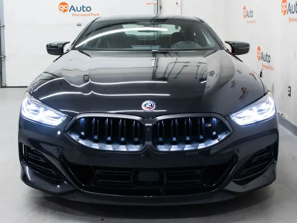 BMW 8 Series 2023 photo 2