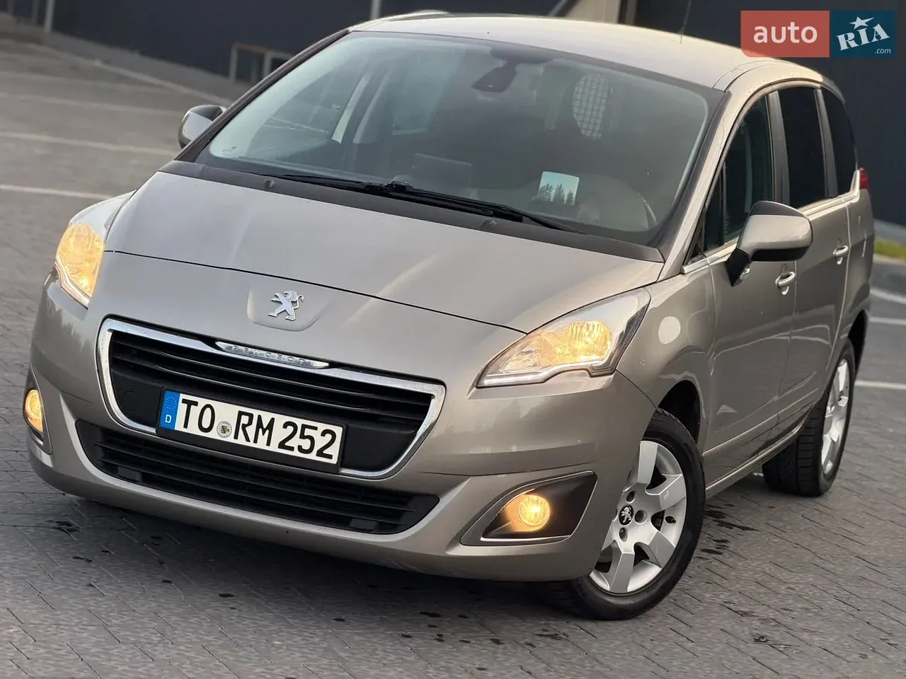 Peugeot 5008 2015 photo 5