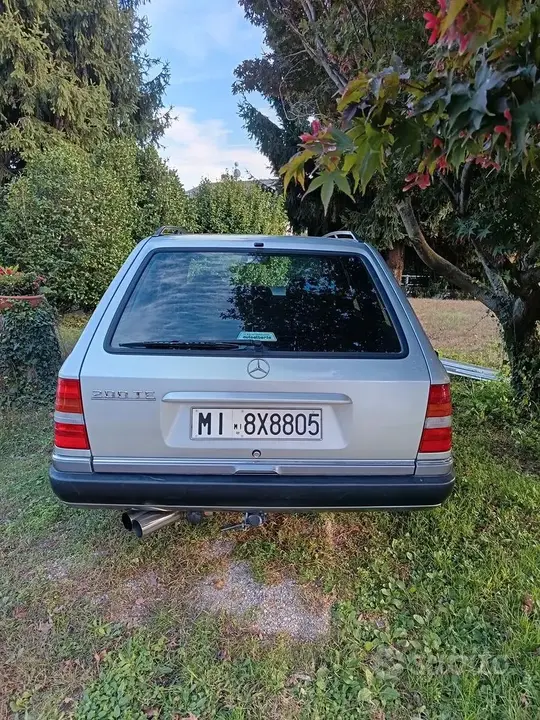 Mercedes-Benz W124