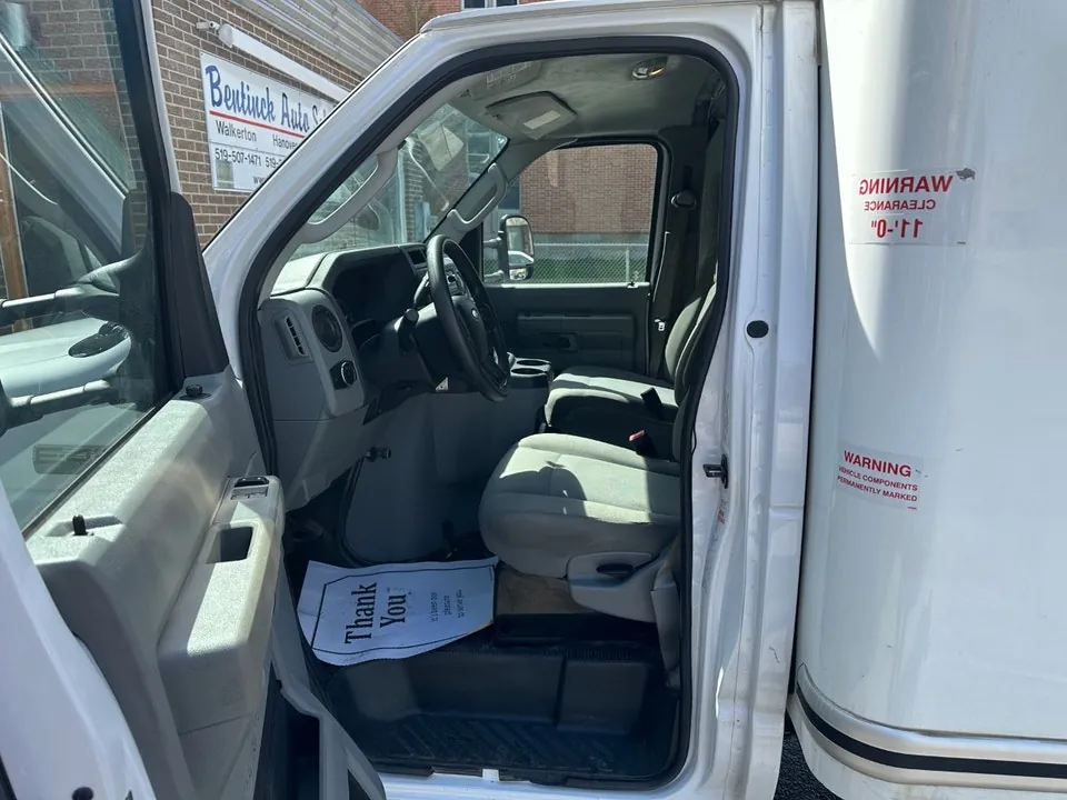 Ford E-Series 2023 photo 5