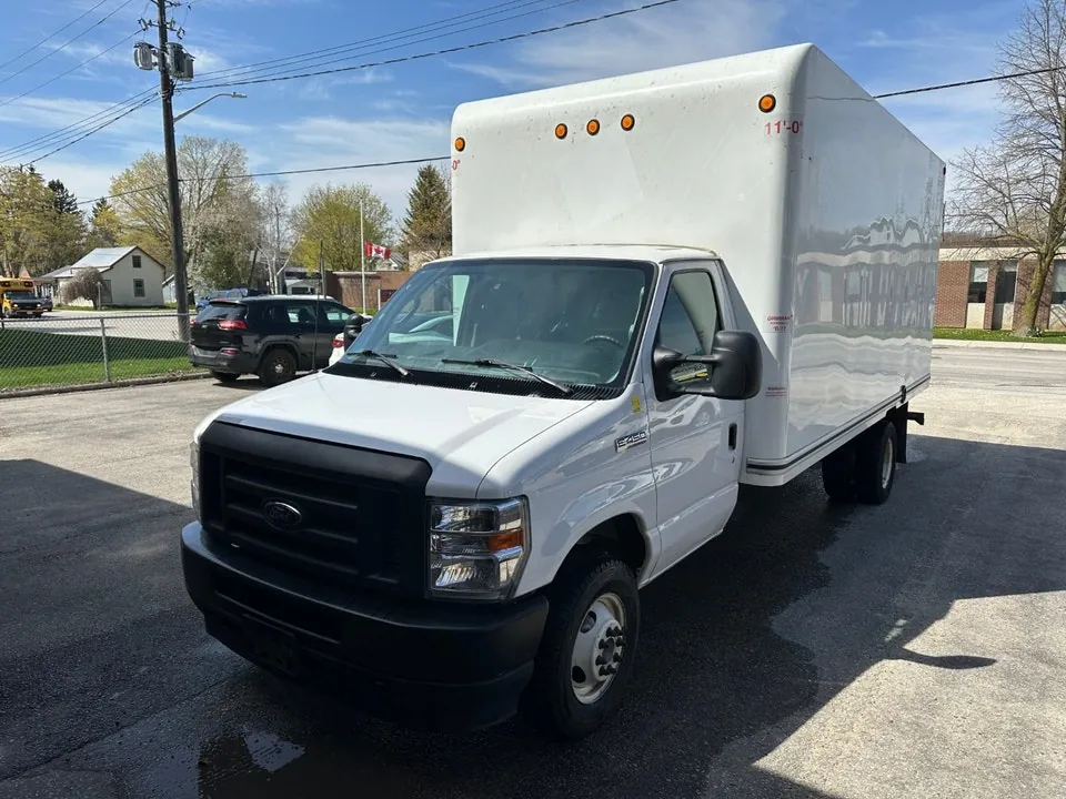 Ford E-Series 2023 photo 3