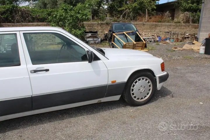 Mercedes-Benz 190 1993 photo 4