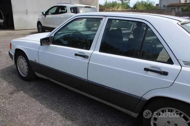 Mercedes-Benz 190 1993 photo 3