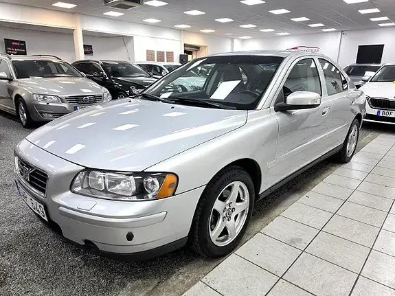 Volvo S60 2008 photo 2