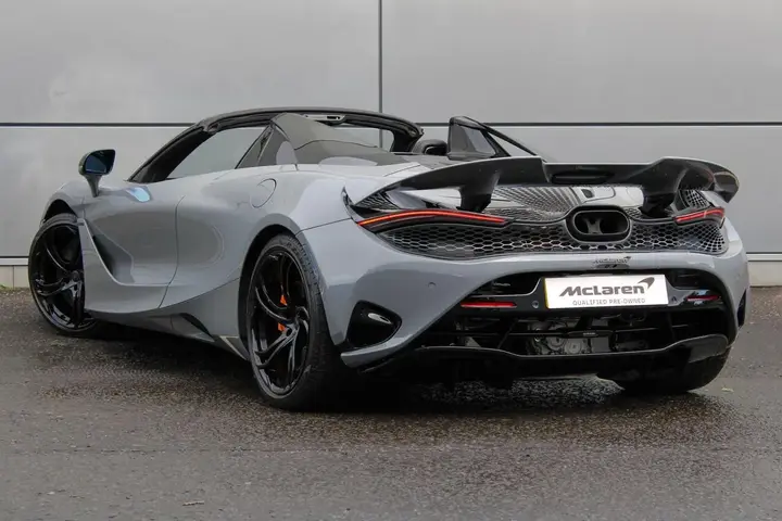 Mclaren 750S 2026 photo 2