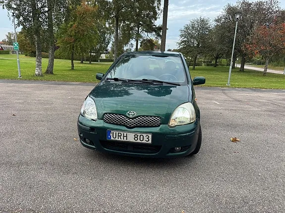 Toyota Yaris 2004 photo 2