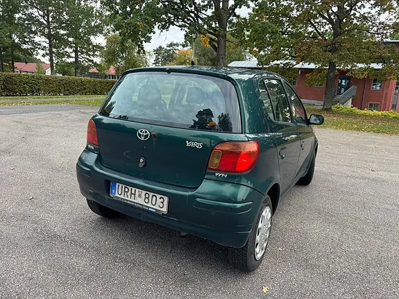 Toyota Yaris 2004 photo 3