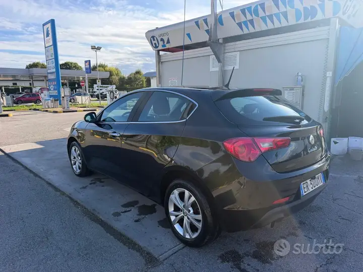 Alfa Romeo Giulietta 2013 photo 4