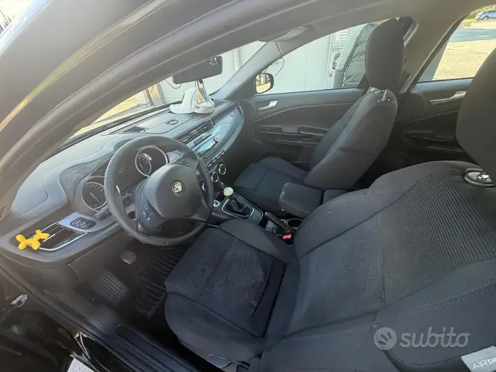Alfa Romeo Giulietta 2013 photo 5
