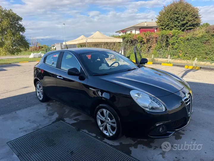 Alfa Romeo Giulietta 2013 photo 3