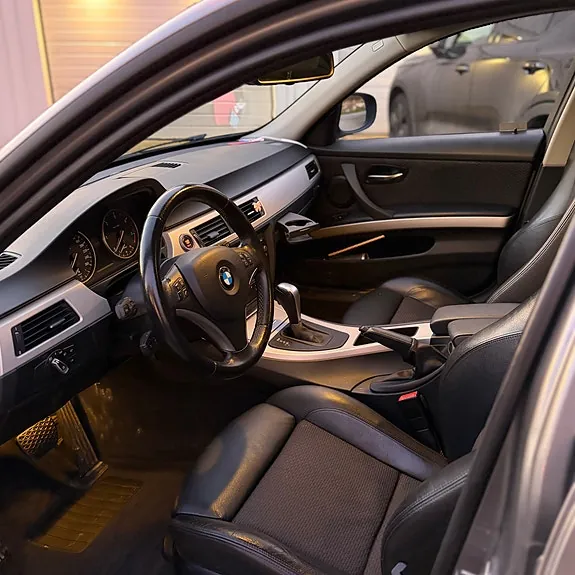 BMW 320D 2010 photo 4