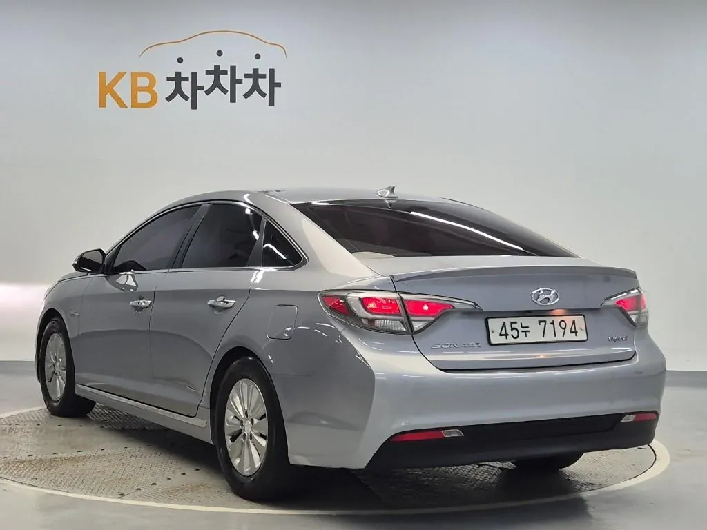 Hyundai Sonata 2016 photo 2