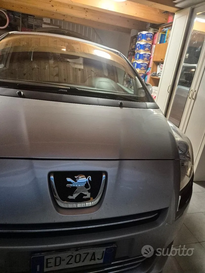 Peugeot 5008 2010 photo 3