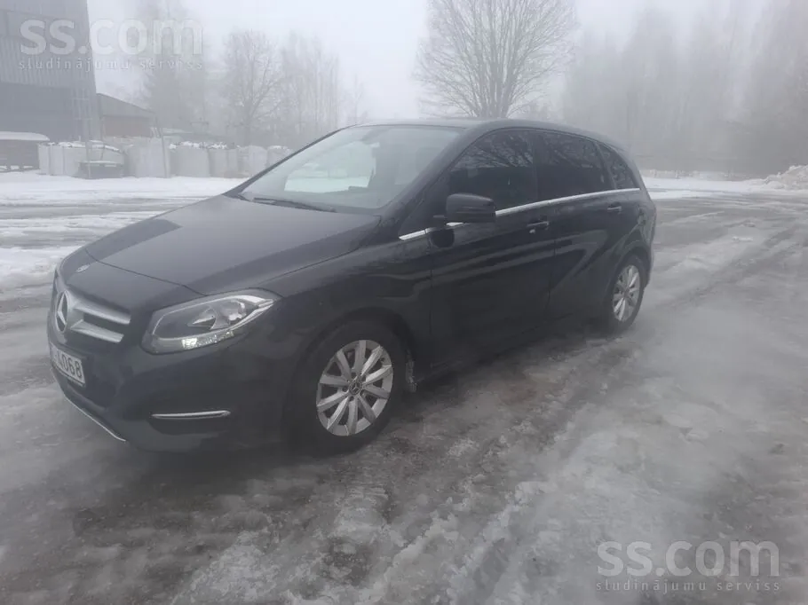 Mercedes-Benz B200 2018 photo 2