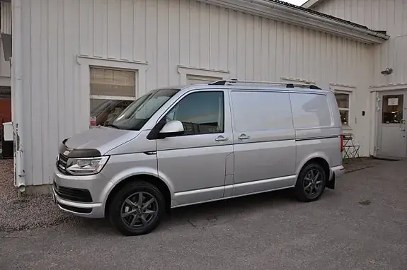 Volkswagen Transporter 2018 photo 2