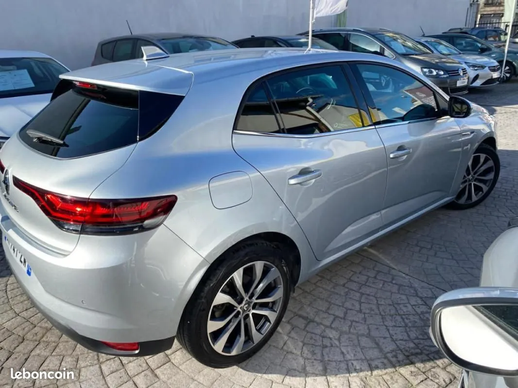 Renault Megane 2023 photo 2