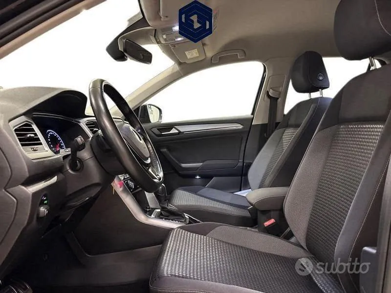 Volkswagen T-Roc 2021 photo 2