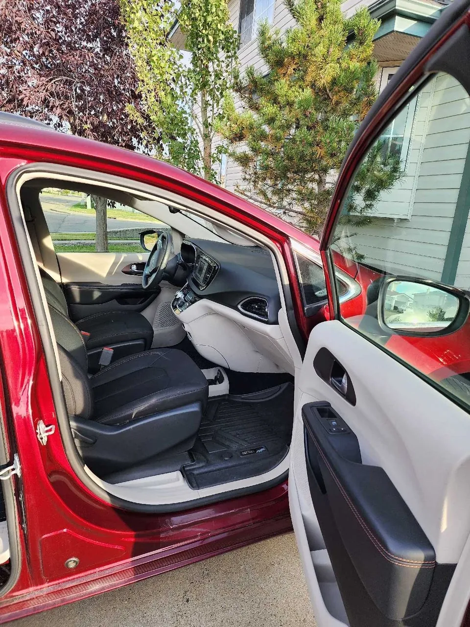 Chrysler Pacifica 2017 photo 5