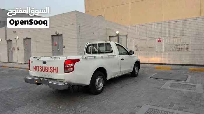 Mitsubishi L200 2015 photo 3