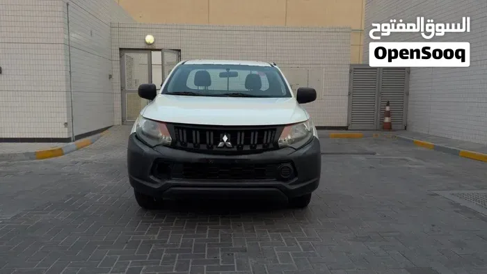 Mitsubishi L200 2015 photo 2