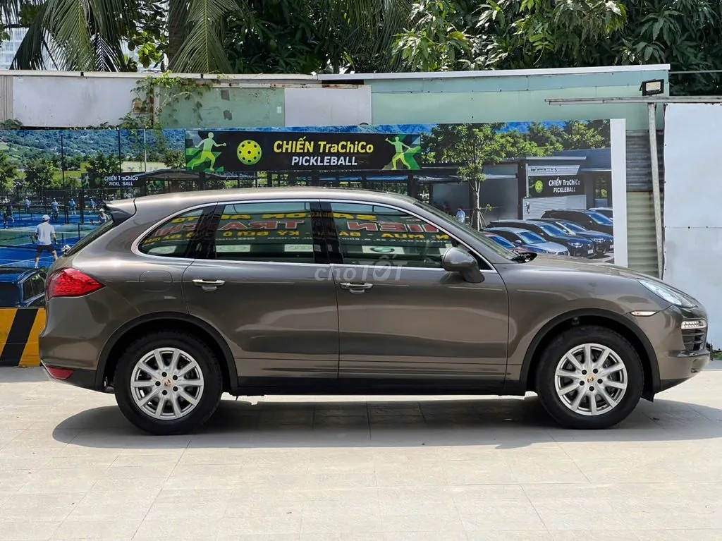 Porsche Cayenne 2012 photo 4