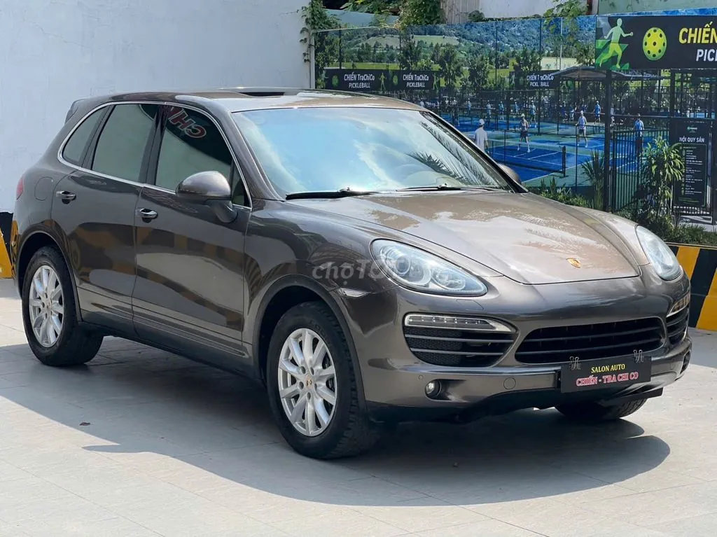 Porsche Cayenne 2012 photo 2