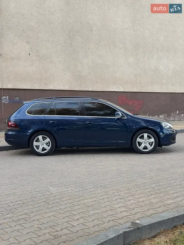 Volkswagen Golf 2011 photo 2