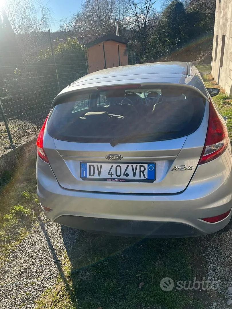 Ford Fiesta 2009 photo 2