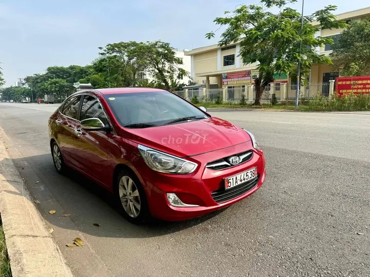 Hyundai Accent 2012 photo 2