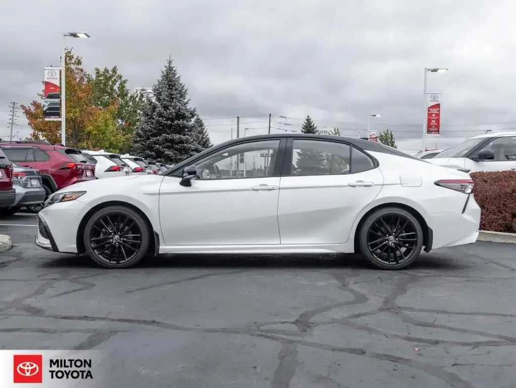 Toyota Camry 2022 photo 3