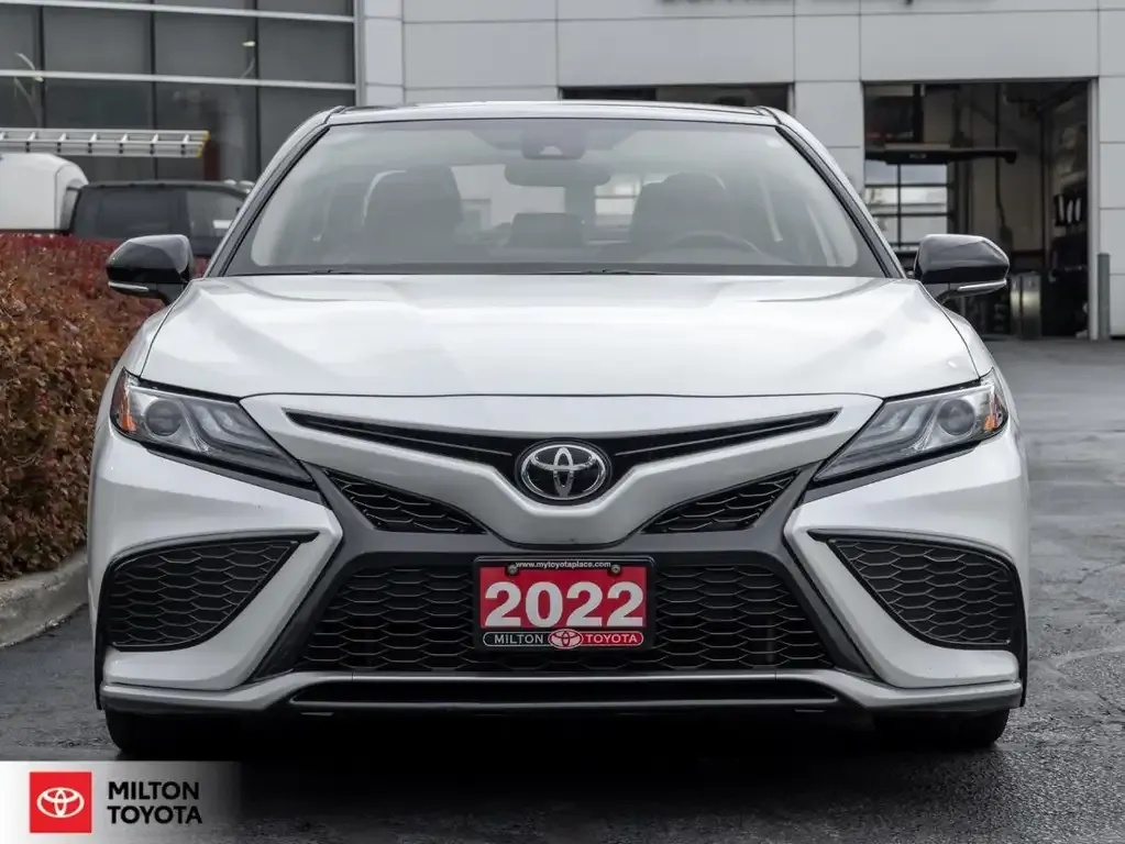 Toyota Camry 2022 photo 2