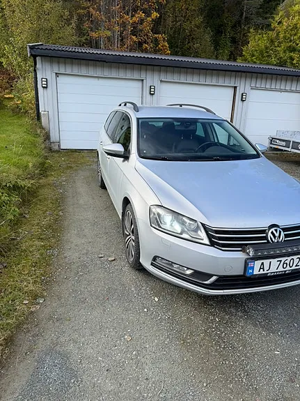 Volkswagen Passat 2012 photo 2