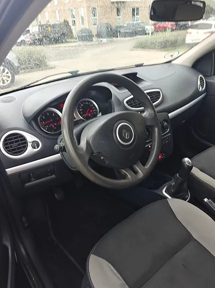 Renault Clio Iii 2012 photo 5