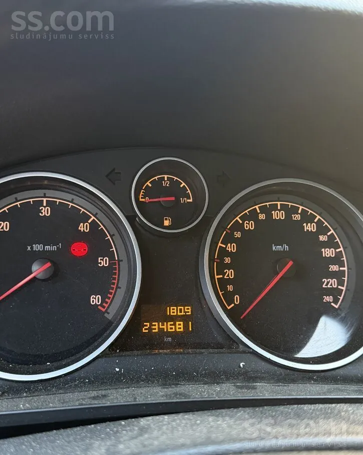 Opel Zafira 2009 photo 4
