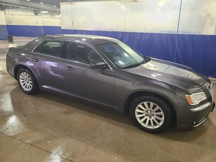 Chrysler 300 2013 photo 5
