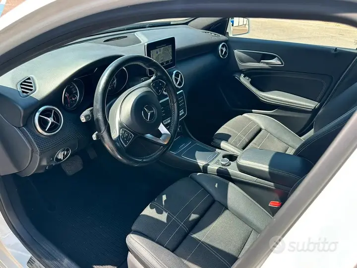 Mercedes-Benz A 2017 photo 2
