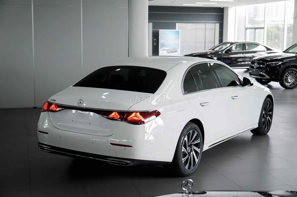 Mercedes-Benz E-Class 2026 photo 4