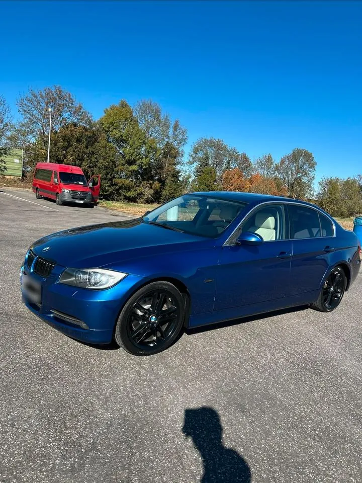 BMW 325I E90