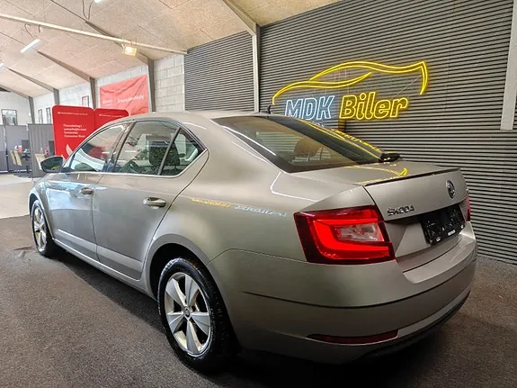 Skoda Octavia 2018 photo 3