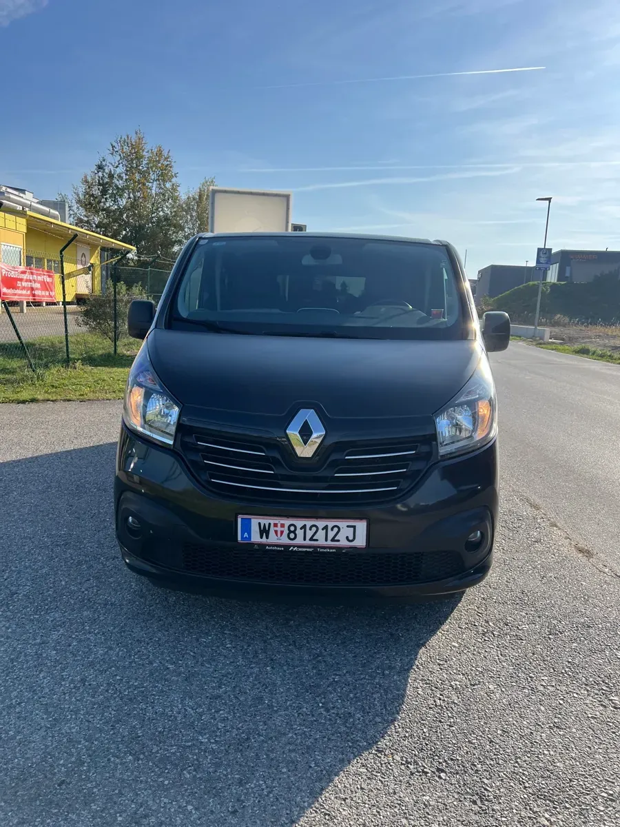 Renault Trafic 2017 photo 2