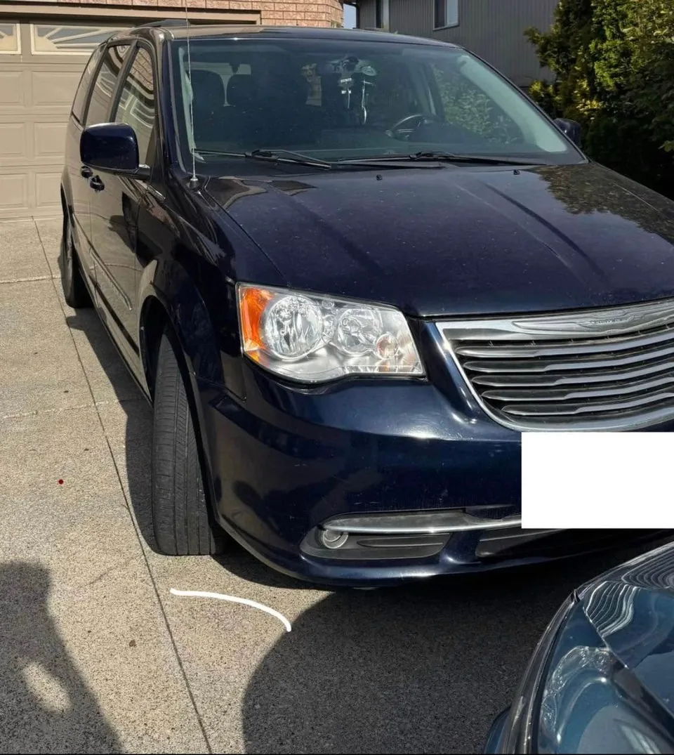 Chrysler Town & Country 2015 photo 3