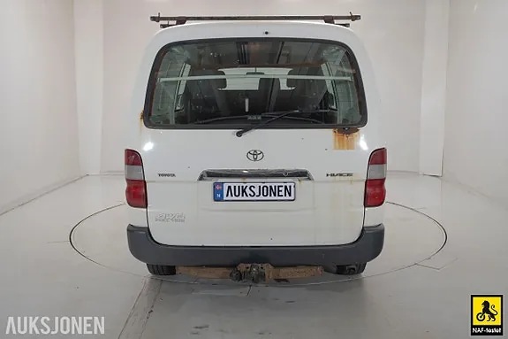 Toyota Hiace 2012 photo 5